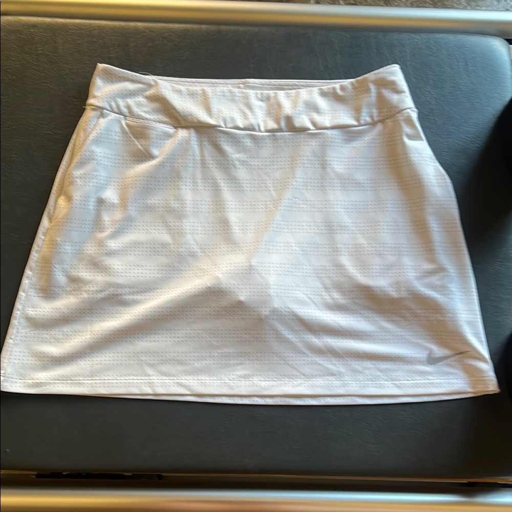 Women’s Nike Dri-Fit White Golf Skirt Sz: M